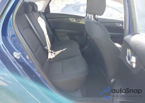 2019 Kia Forte Lxs z USA, uszkodzony, nr VIN 3KPF24AD0KE024791